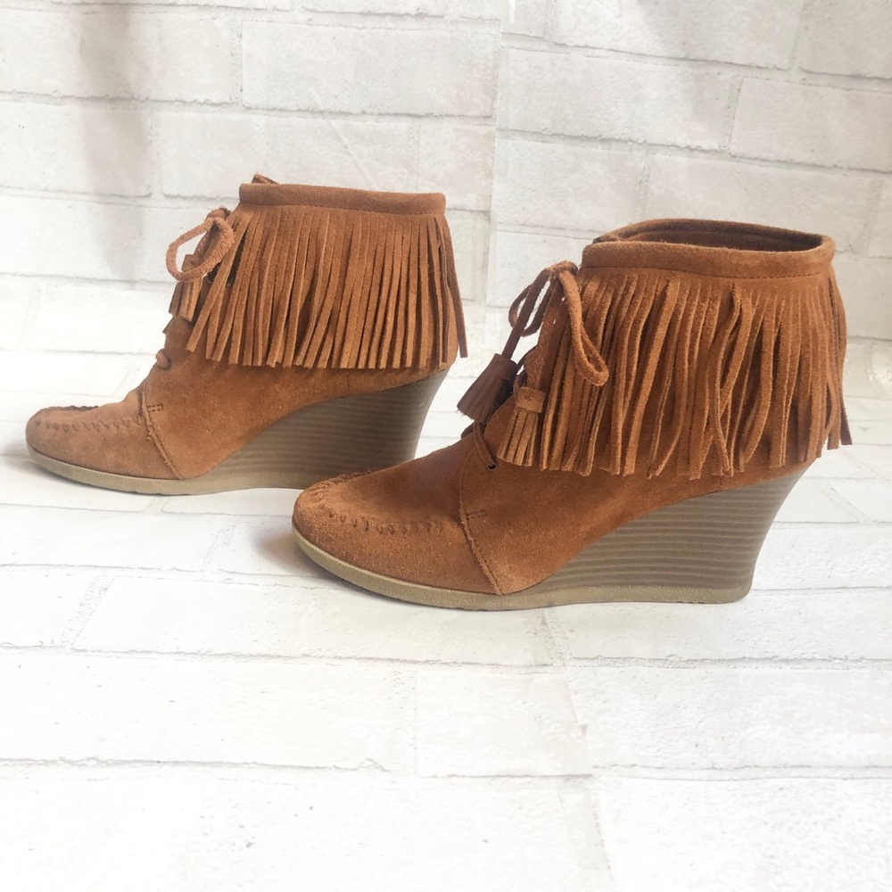 Minnetonka Brown Suede Fringe Wedge Booties Vintage Boho Coastal Cowgirl 7.5